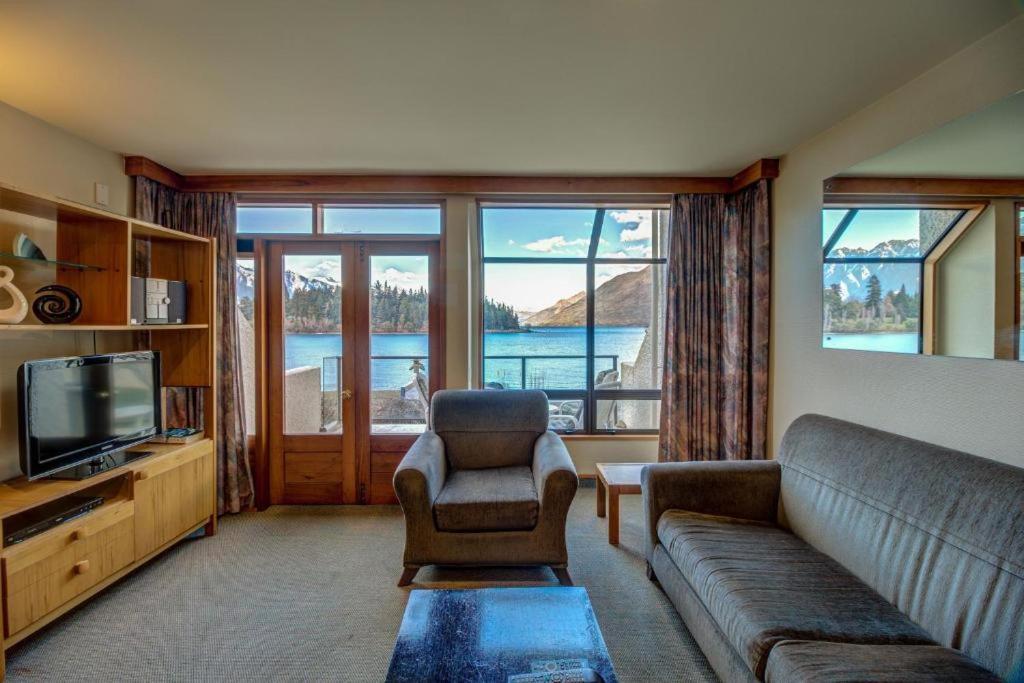 Three-Bedroom Apartment,1244776336:JPEG
