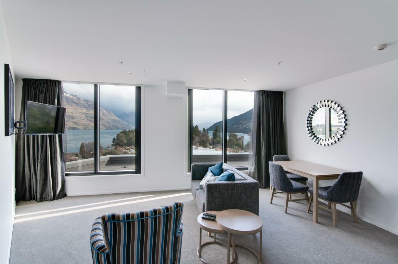 One-Bedroom Accessible Apartment - Lake View