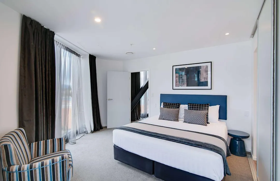 Ramada By Wyndham Queenstown Central-1
