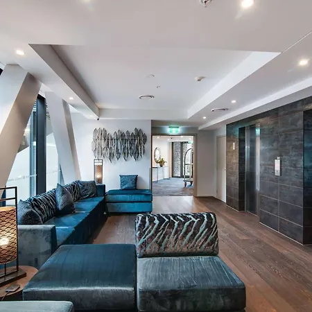 Ramada By Wyndham Queenstown Central-3